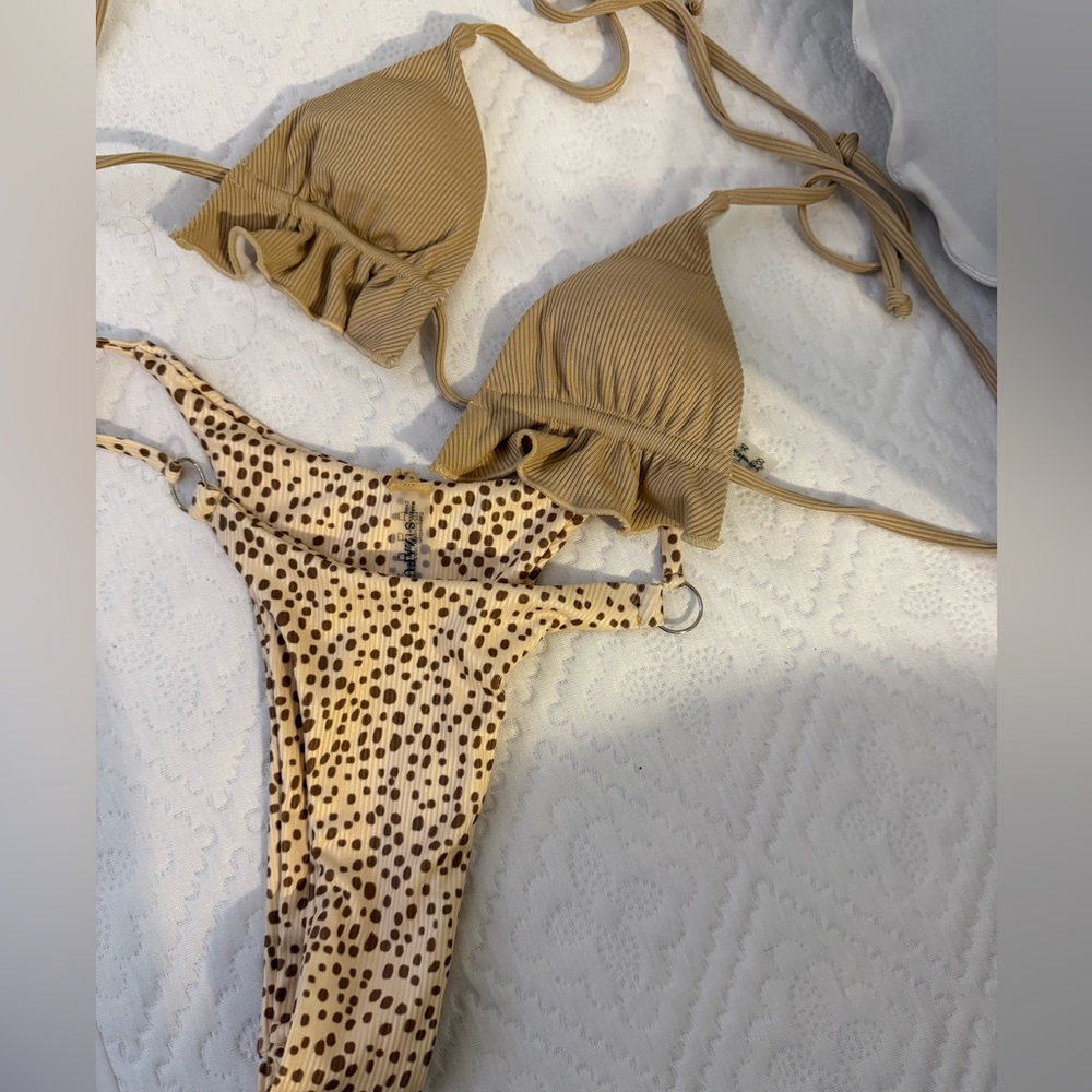NWT Neutral animal print bikini set